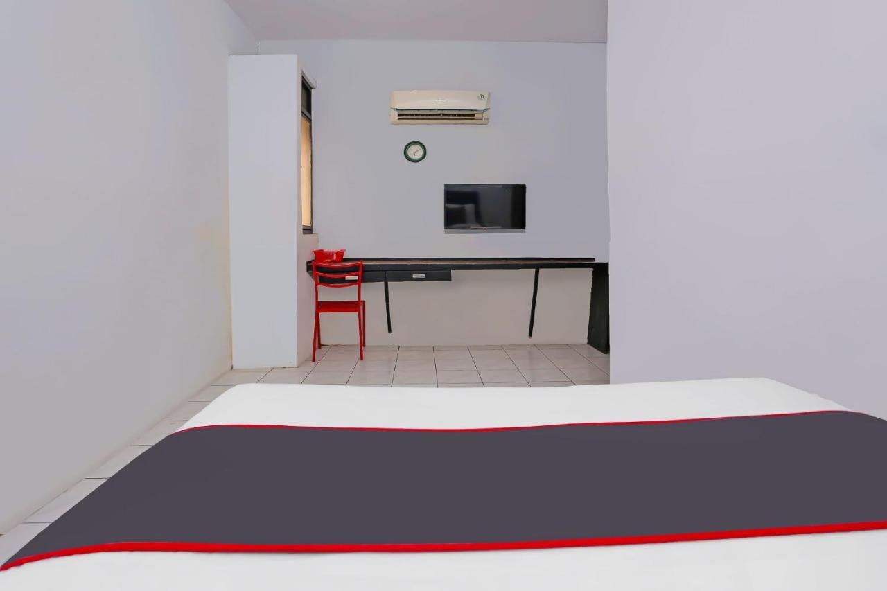 Collection O 92739 Hotel Pintu Besar Jakarta Exterior foto