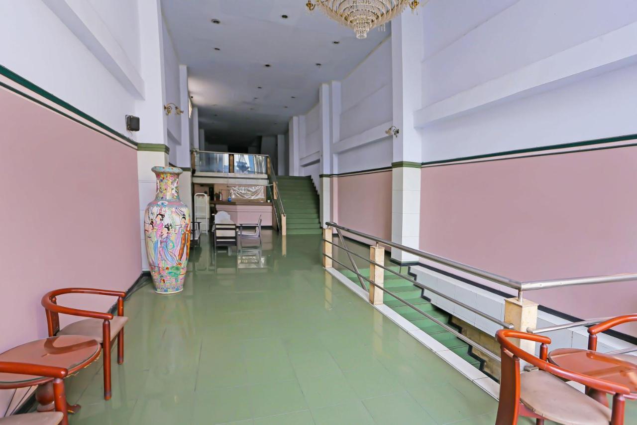 Collection O 92739 Hotel Pintu Besar Jakarta Exterior foto